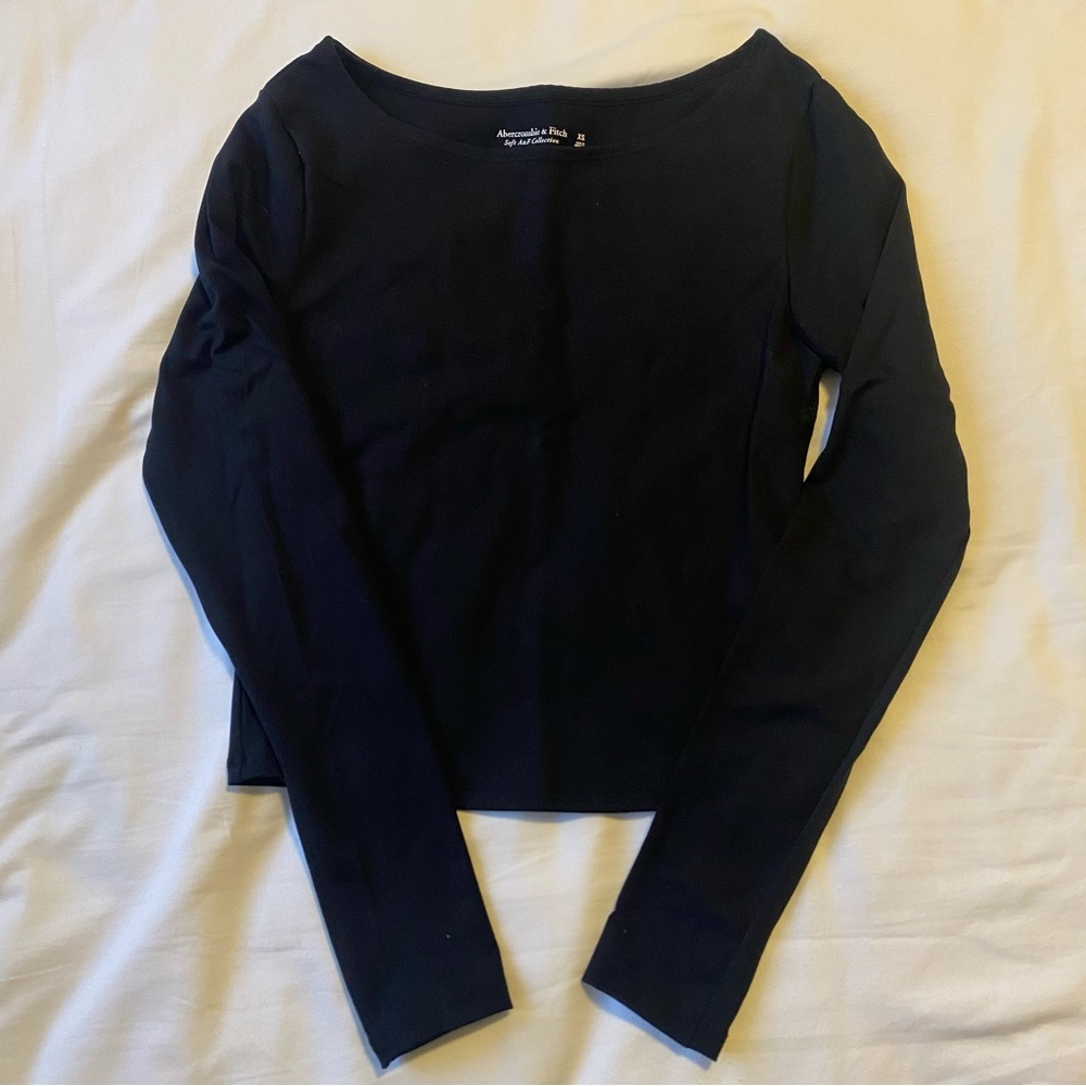 ✨SOLD✨ NWOT Abercrombie Long Sleeve Boat Neck Top